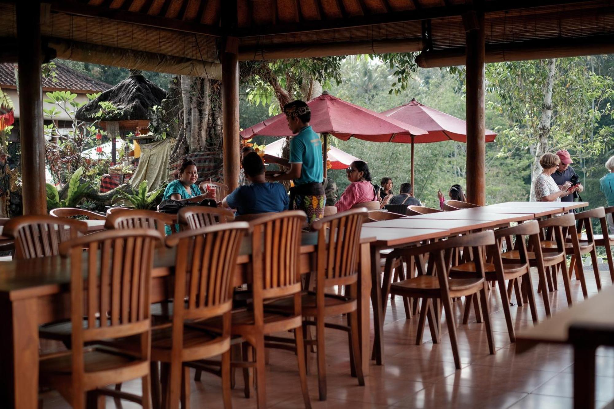 Mahagiri Resort & Restaurant Menanga Экстерьер фото
